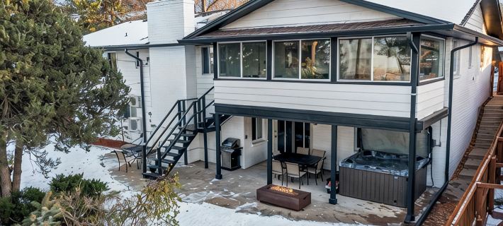 8 Bedrooms, Sleeps 20:  Hot Tub, 20Mins to Denver/Red Rocks Hotels in Arvada