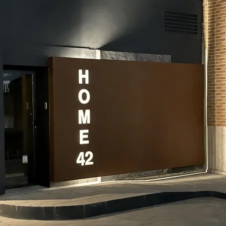 Home42 Отели рядом с достопримечательностью «Бамбу»