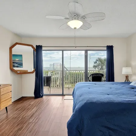 Family Beachfront Condo - Cocoa Beach Boardwalk - Pool