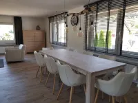 Große,und Luxe Renovierte Wohnung mit Sauna/garten, Garage und Kinderspielplatz