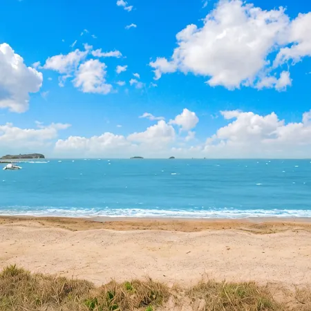 Beachfront Holiday Cottage