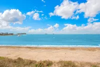 Beachfront Holiday Cottage