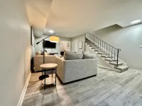 2 Bed/1.5 Bath Apartment - Homestays