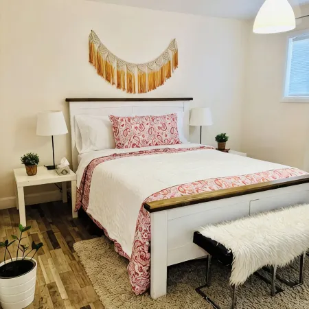 Spacious Niagara Escape 3 Br Private Backyard