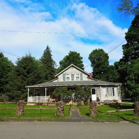 Modern Manor on Maple
