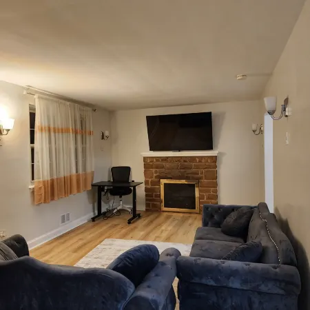 Convenient/family friendly home with yard driveway