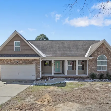 Spacious Family Gem in Sanford with playground and WiFi. Enjoy your stay!