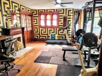 Player Piano - Gym - Victorian - 4 Bed - Wifi