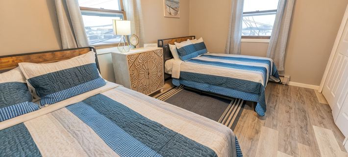 Lake Views, Cozy 2-bedroom condo newly remodeled, downtown Escanaba Hotels in Delta County