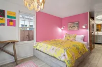 Sauna; Bar; Beach; Walk Downtown; Courtyard; Artsy; Family and Pet Friendly - 4-Star