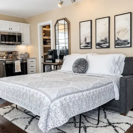 The Eagle's Nest:  A Charming Oasis Minutes from Decatur Square