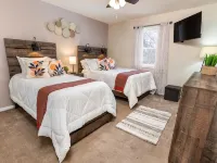 Spacious 4-bedroom house in charming Pocono Mountains WiFi, AC, Golf, Game room - 4-Star