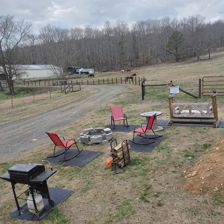 Roomy 3-Bedroom Horse & Goat Ranchette with Hiking Trails. Noccalula & Gadsden