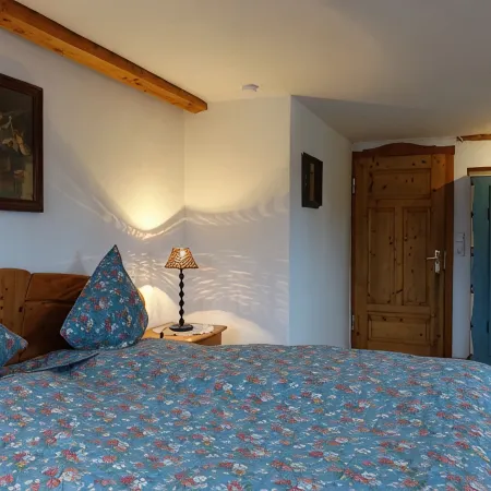 Lovingly modernized, exclusive apartment in a historic farmhouse