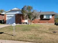 Cozy 3-bedroom house with central A/C and WiFi centrally located in Lawton - 3-Star