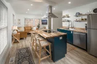 Sunflower Suite at The Wanderer - Boutique
