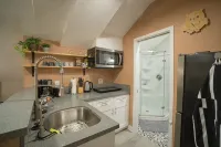 Modern Private Unit - Mins away from Everything in Pasadena! -  Privatzimmer