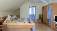 Our guest house 'wine paradise', at the sea of ​​vines is ideal for relaxing holidays - balcony
