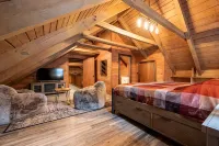 Luxury,Log Cabin 65AC. of Private Forest, Trails,Sauna,Hot-Tub. Baughman Park. - Alphydda