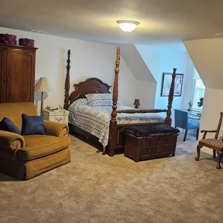 EXCLUSIVE LARGE 2 BEDROOM SUITE W/THEATER ROOM + KITCHEN