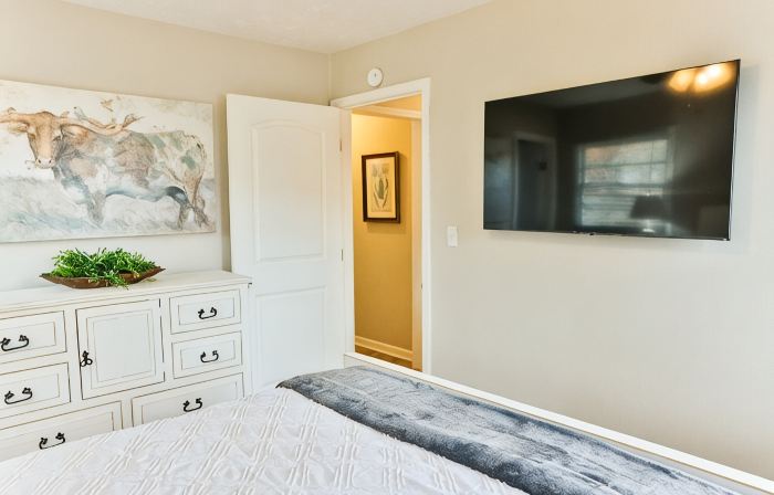 Cozy and Quiet 4Br/2Ba rancher with 1 King suite and 1 mile to JSU!!