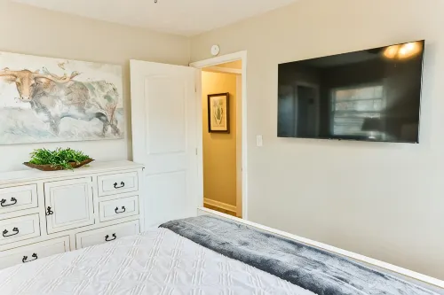 Cozy and Quiet 4Br/2Ba rancher with 1 King suite and 1 mile to JSU!! - 3-Star