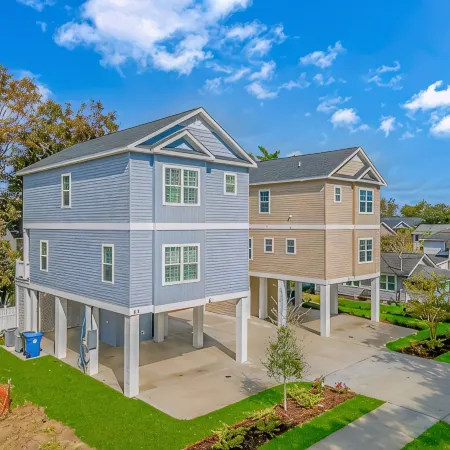 PRIVATE HOT TUB, steps from the beach, boardwalk and many other attractions.
