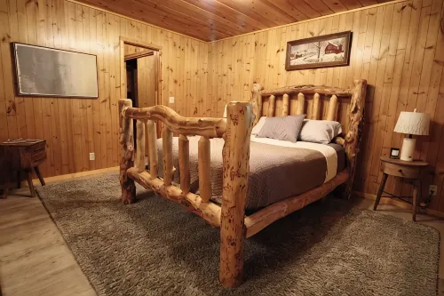 Secluded Cabin with Hot tub on spacious private lot - 샬레 호텔