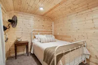 Beautiful cabin just seconds from Dale Hollow Lake! - WiFi