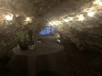 The Wilderness Romance Retreat - Cave , Luxury Hot Tub, Hiking ,420-Friendly ! - 샬레 호텔