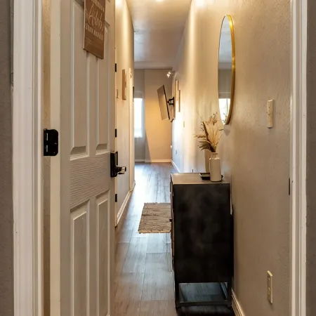 The Loft on Main. Cozy 2-bedroom apartment in Chelsea with all the amenities.