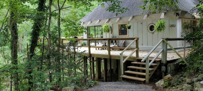 Romantic Tranquil  Riverfront Cottage Rushing Crystal Clear Water Best Rate Hotels in DeKalb County