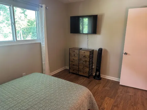 Cozy 4-bedroom house in enjoyable Lexington with WiFi, AC. Centrally located. - homestay