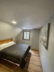 5 bdrm, 3 levels, 5 min Attitash Mt, 6 miles storyland, pool, a/c, grill - 2-Star
