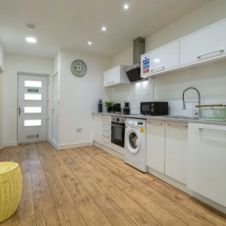 Cozy Urban 2BR with courtyard