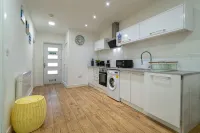 Cozy Urban 2BR with courtyard - 2-Sterne