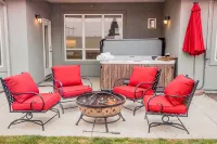 Castle Peak home w/HOT TUB, GAME ROOM + COMMUNITY POOL. - Wifi