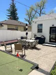 Centrally located updated home - de charme
