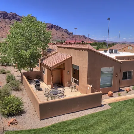Quiet & Spacious Rim Village Townhome, Views, 2 King Beds, Community Pool/Spa
