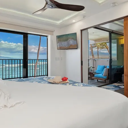 Sea La Vie Secluded Oceanfront condo, Magical Sunrise romantic honeymoon Getaway