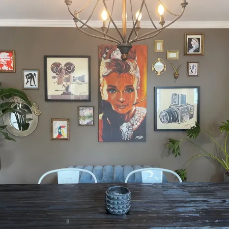 Funky and cozy home ! A little bit of everything for everyone.