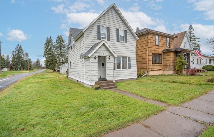 The Zen Den - A charming 3-bedroom house in Superior/Duluth