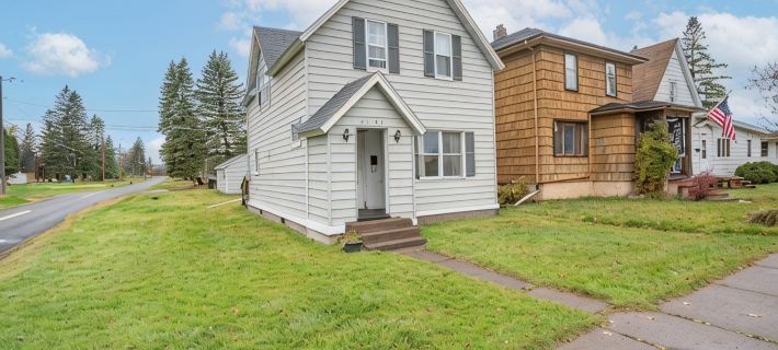 The Zen Den - A charming 3-bedroom house in Superior/Duluth Hotels in Superior