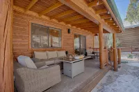 The Cabbage in Bison Ridge is minutes away from dining, hiking, and snow skiing. - 2-Star