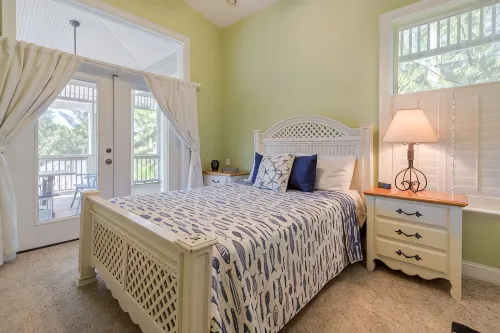 Beautiful Palm Island House! Walk2Beach. Pool, Spa, Kayaks, Bikes, Dock.Amazing! - Homestays
