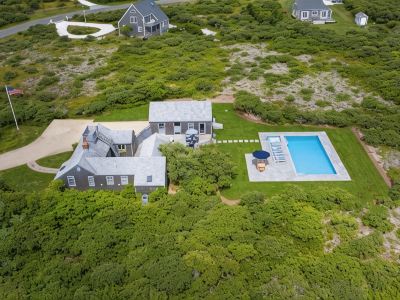 Beautiful private 4Bd/3Ba Home, Central A/C, Heated Pool, 1 mi from TN Beach!