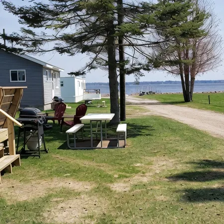 2bed 1bath LAKE MI Fishing Cabin WiFi AC Deck Firepit Kayak Paddle Boat Dock #8