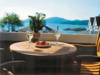 Water view! Luxury Port Suite -- walk to cafes, shops, galleries & beaches. - 民泊