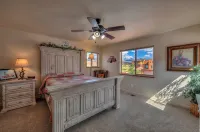DW7 Spacious Cowboy-Themed Condo near Arches National Park With Hot Tub! - Jacuzzi