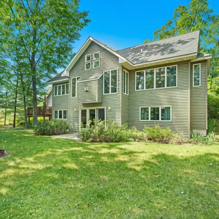 Glen Arbor Getaway • Brand New Air Conditioning! • Dog Friendly!
